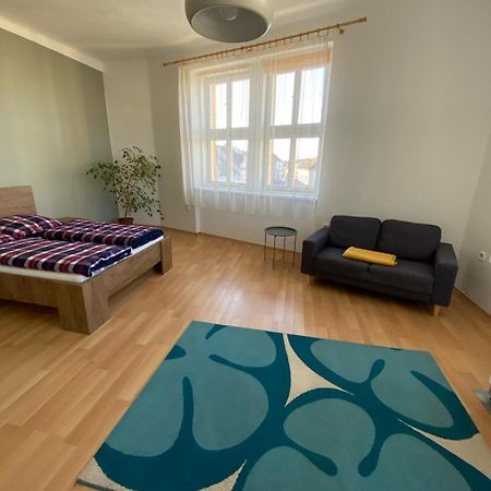 Apartmán na náměstí Soběslav Esterno foto